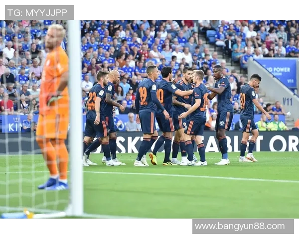 女王巡游与利滋联的精彩对决揭示英冠赛场的激烈竞争与球队实力较量