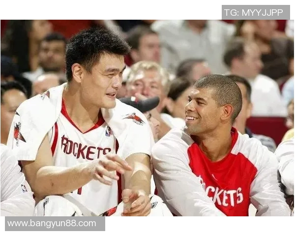 姚明新秀赛季对阵湖人队的精彩表现与历史意义分析